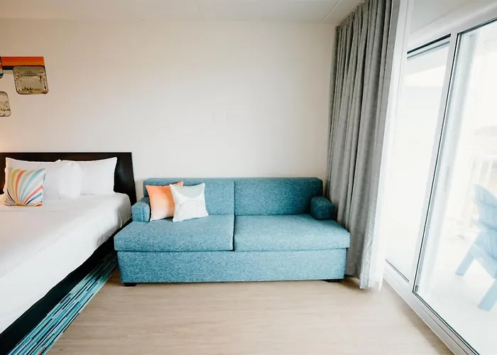 Sealoft Oceanfront Hotel 2*